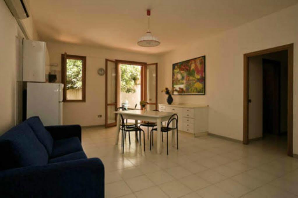 Residence Marinella 산비토로카포 외부 사진
