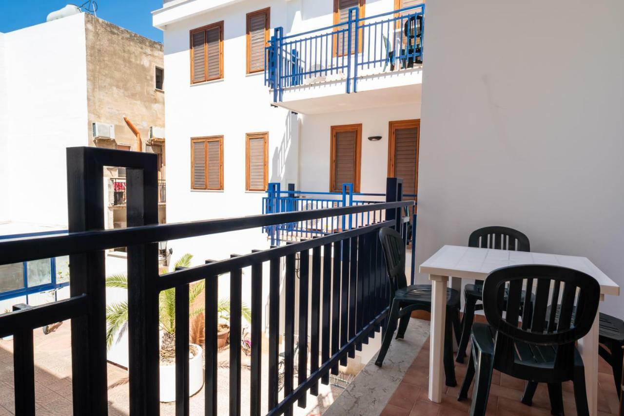 Residence Marinella 산비토로카포 외부 사진