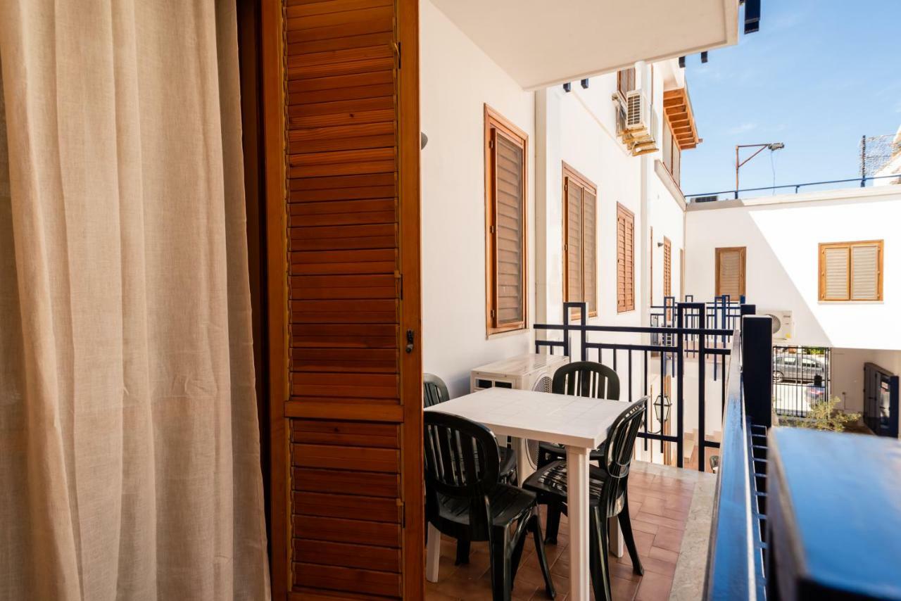 Residence Marinella 산비토로카포 외부 사진